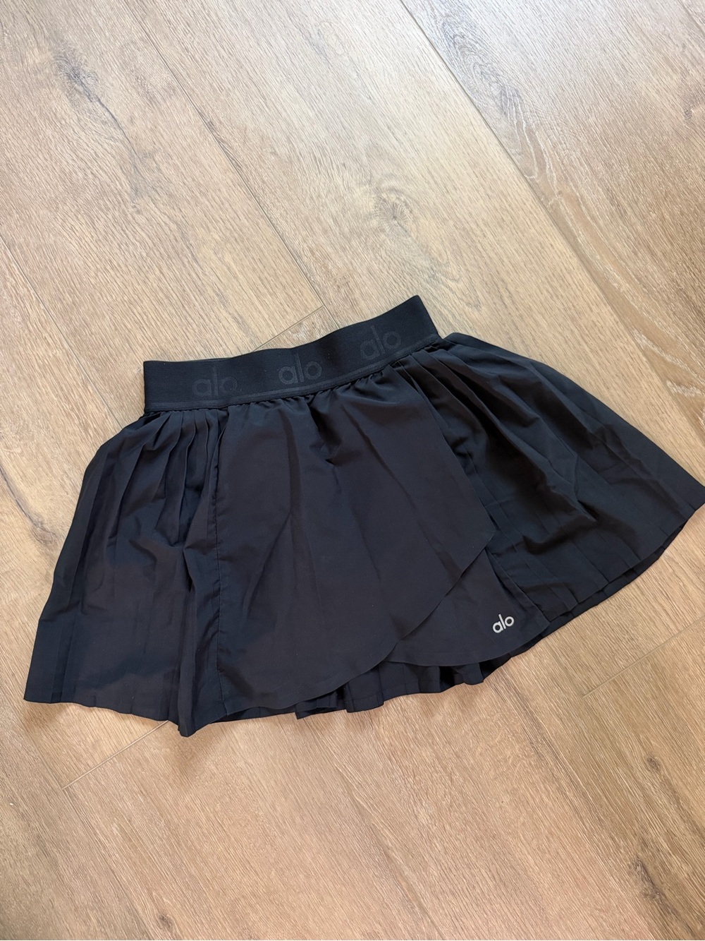 ALO Yoga Black Circle Skater Skirt with Logo Waistband